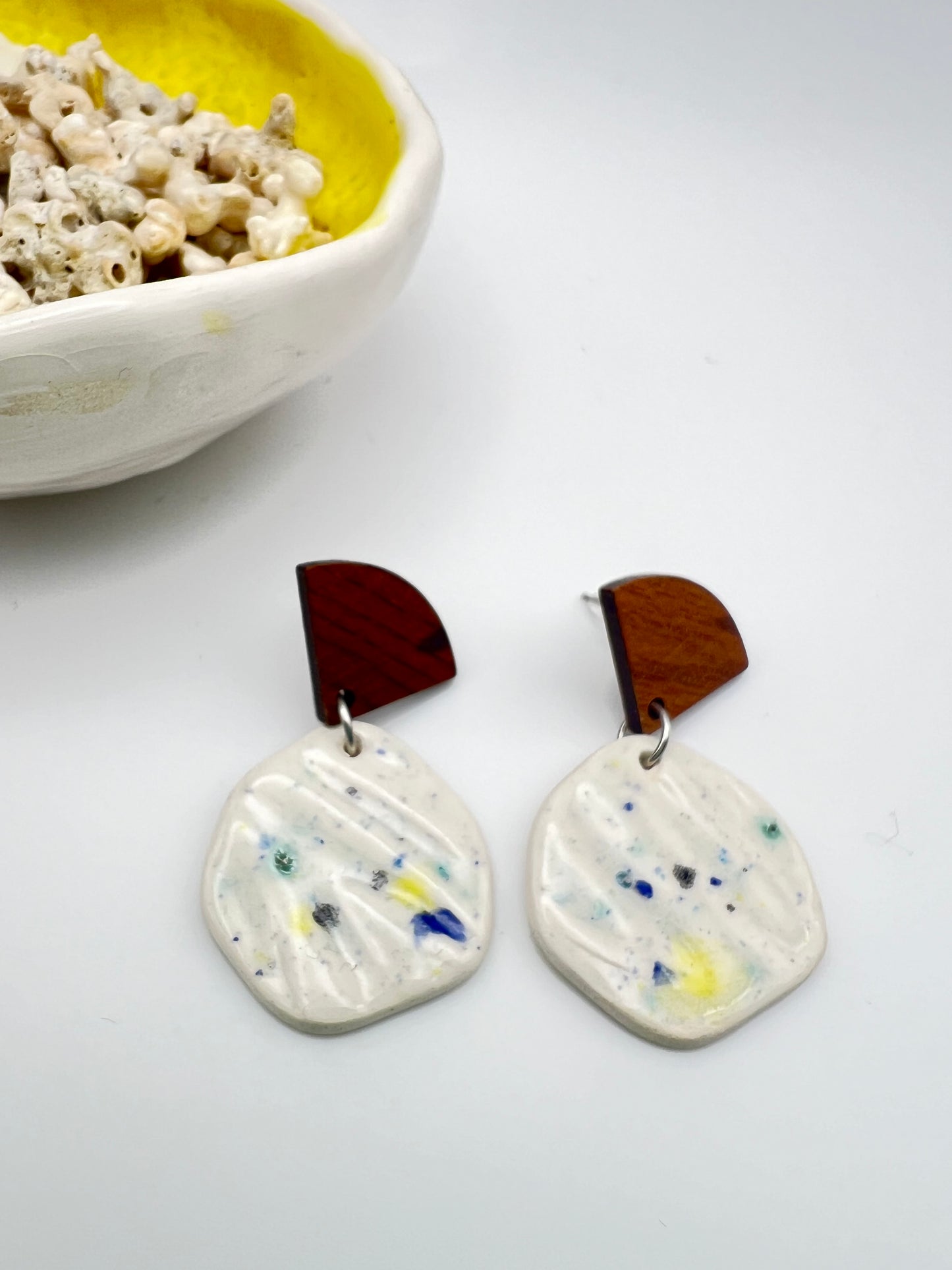 Abstract Wood & Clay Earring - Small Speckled White