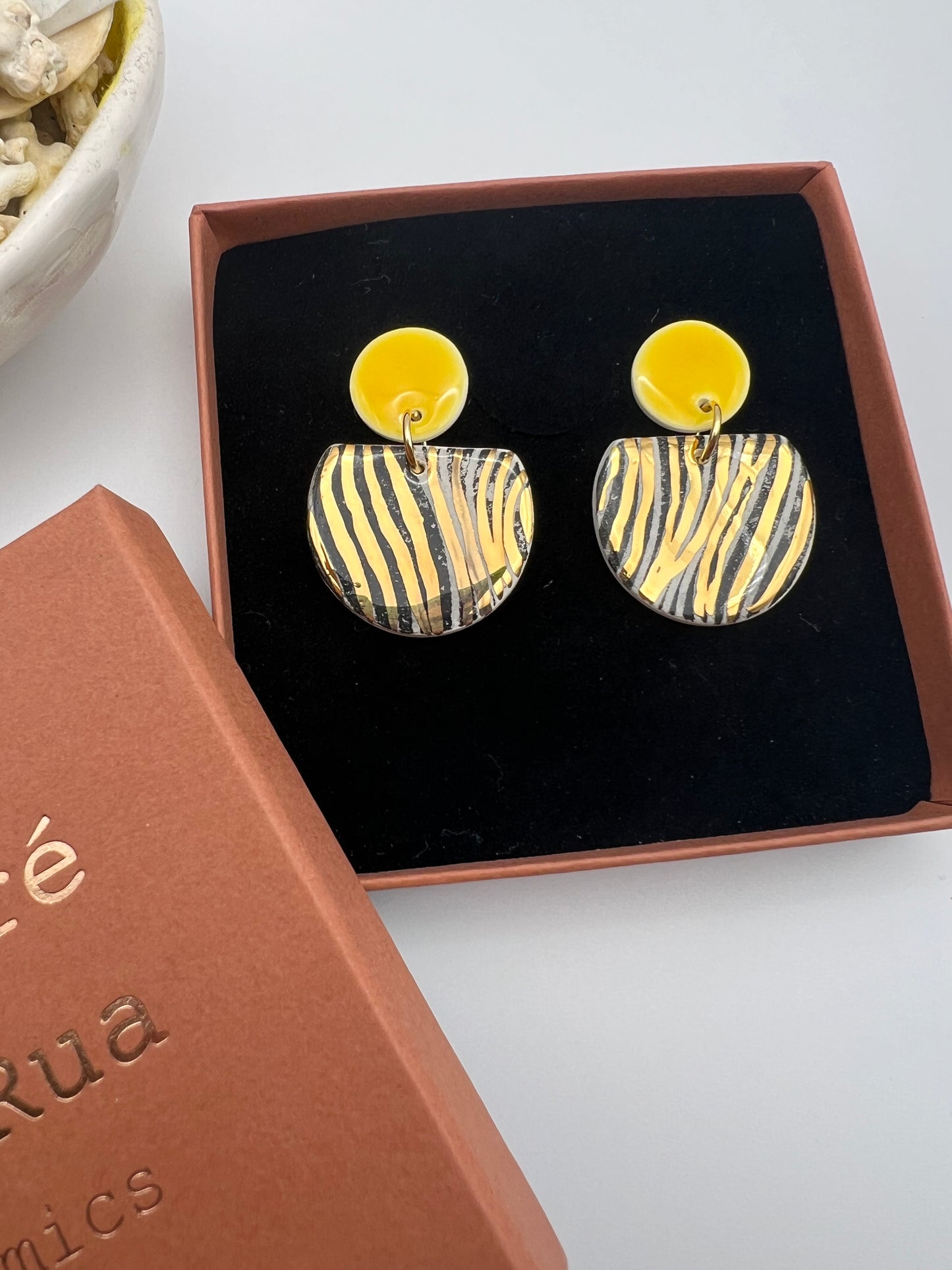 Cré Ór Beag Earring - Black wavy print, Yellow & 24 Carat Gold