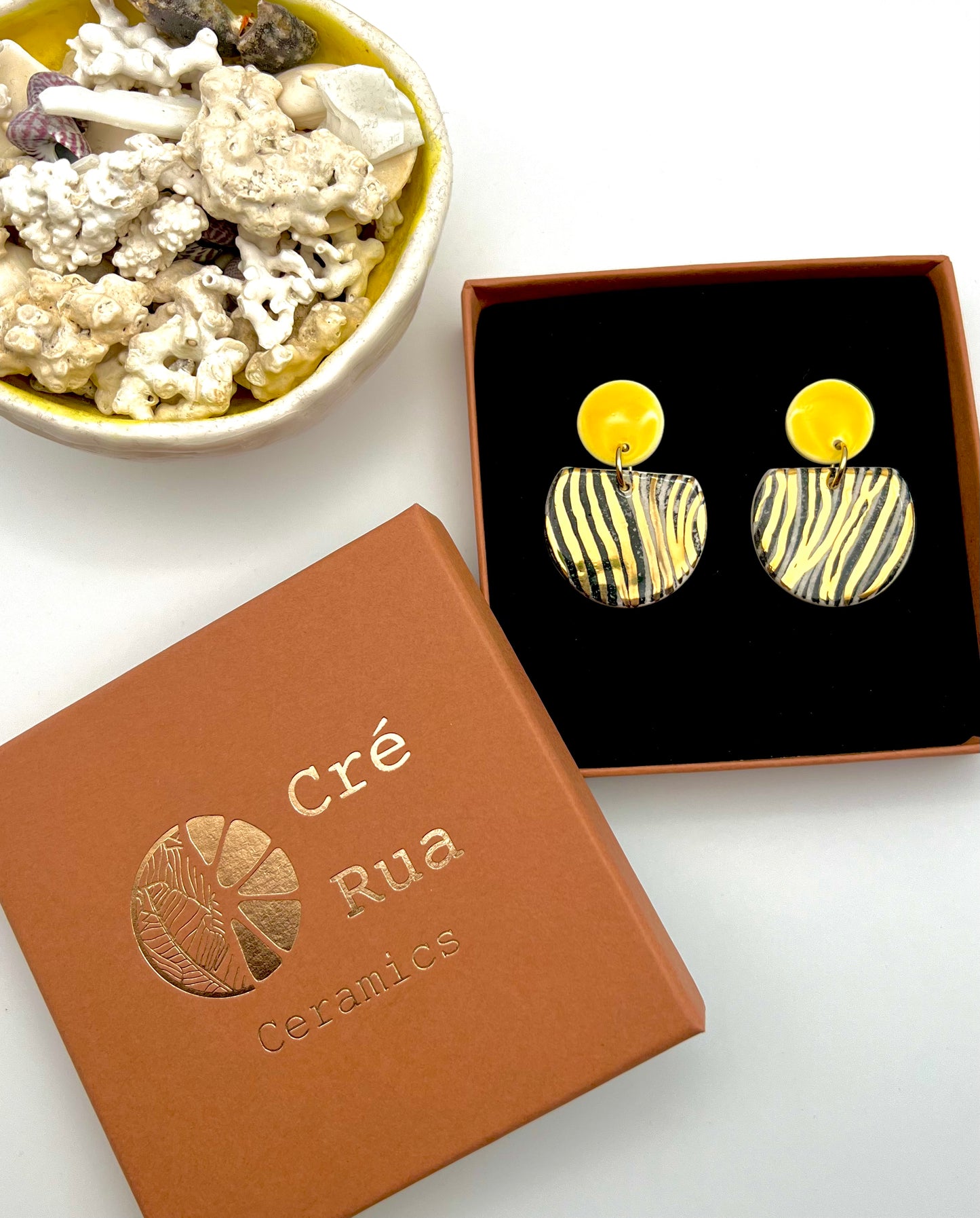 Cré Ór Beag Earring - Black wavy print, Yellow & 24 Carat Gold