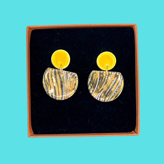 Cré Ór Beag Earring - Black wavy print, Yellow & 24 Carat Gold